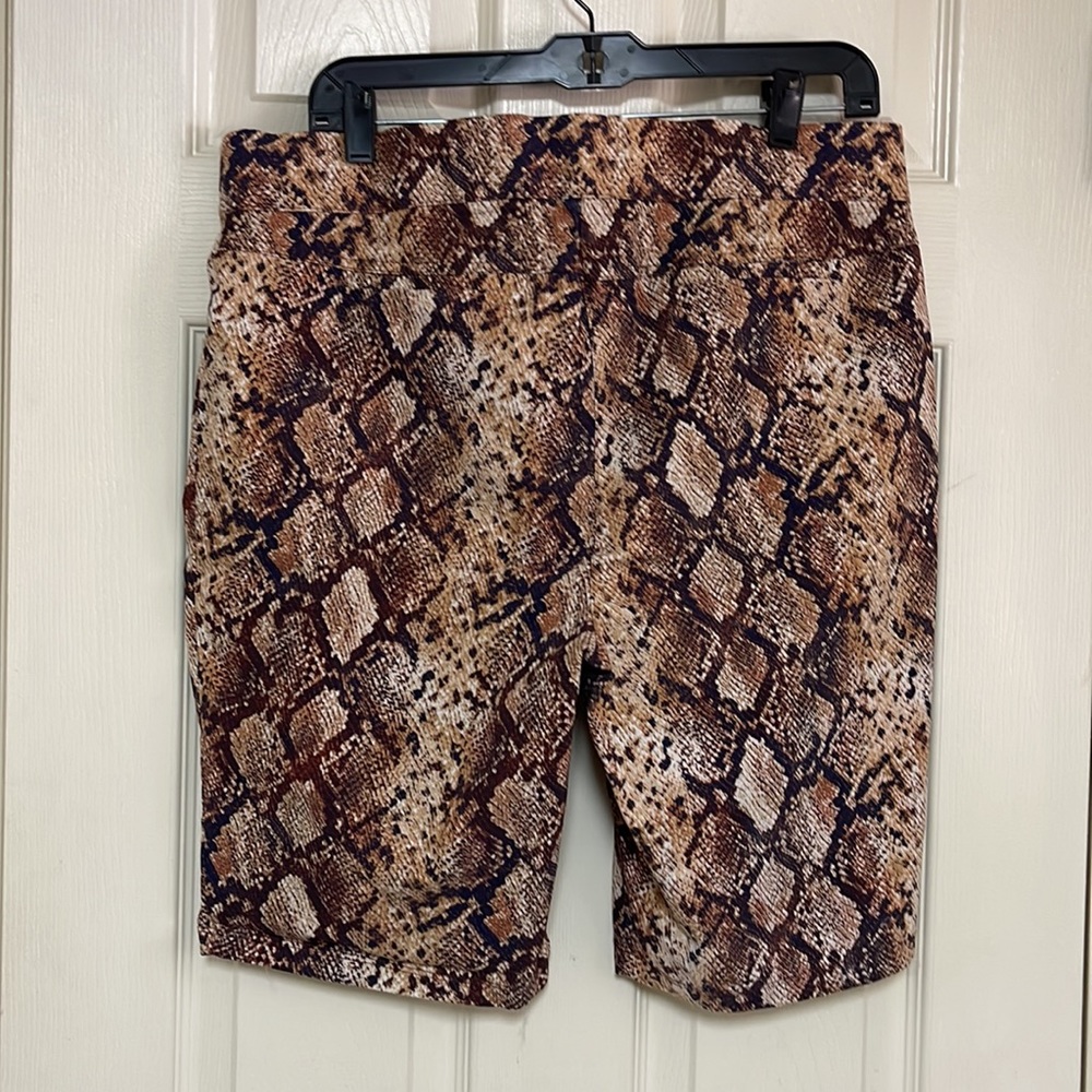 retrology shorts. Womens size XL. Stretchy/ snake print - Picture 6 of 7